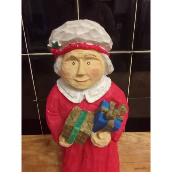 Holiday Collection Carved Look Mrs Santa Figurine World Bazaars 10" - Picture 2 of 8
